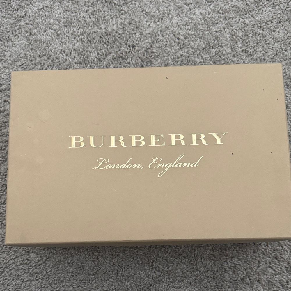 Burberry Beige Sneakers